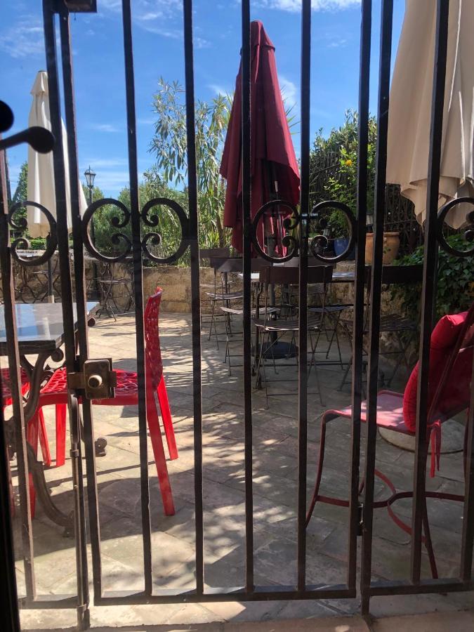 Au Bout Du Pre Hotel Pézenas Екстериор снимка