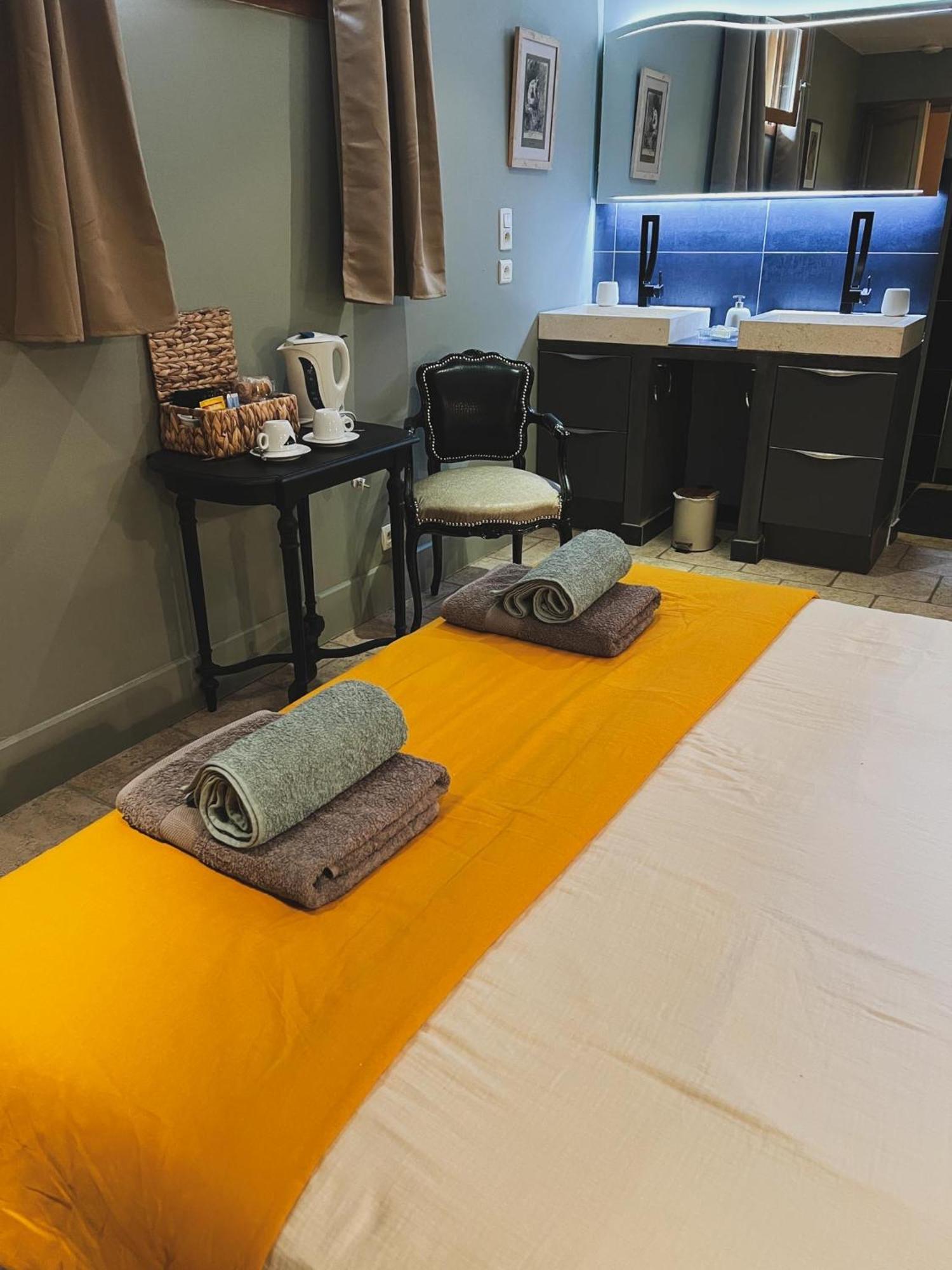 Au Bout Du Pre Hotel Pézenas Екстериор снимка