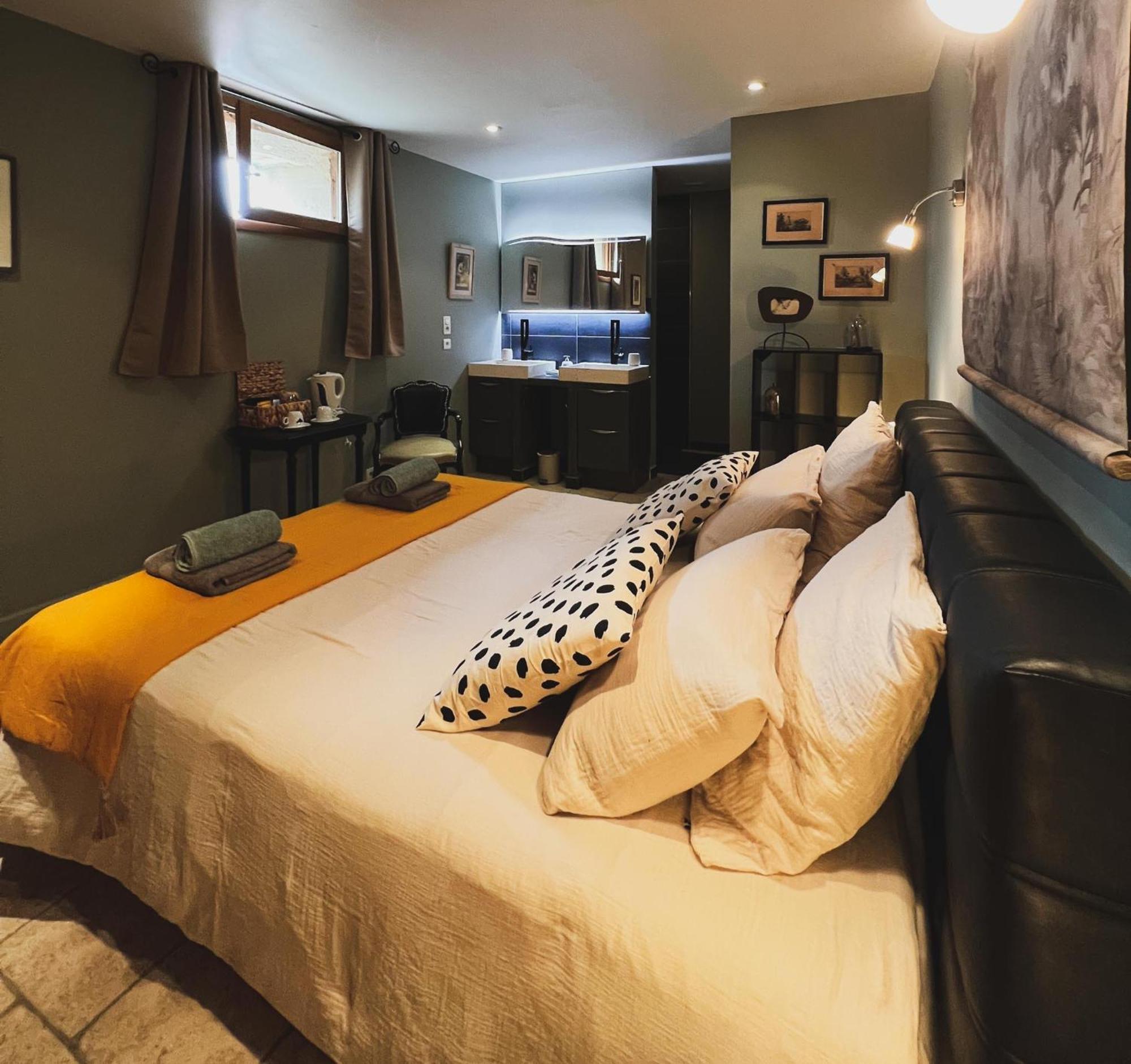 Au Bout Du Pre Hotel Pézenas Екстериор снимка